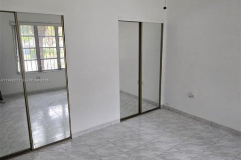 Снять в аренду виллу или дом в Майами, Флорида 3 спальни, 181.25м2, № 2005123 - фото 14