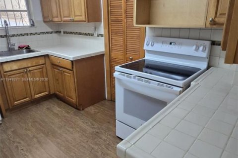 Снять в аренду виллу или дом в Майами, Флорида 3 спальни, 181.25м2, № 2005123 - фото 11