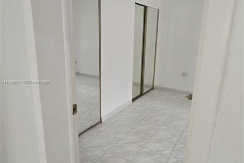 Снять в аренду виллу или дом в Майами, Флорида 3 спальни, 181.25м2, № 2005123 - фото 16