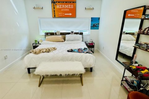 Villa ou maison à louer à Surfside, Floride: 4 chambres, 260.13 m2 № 1951243 - photo 21