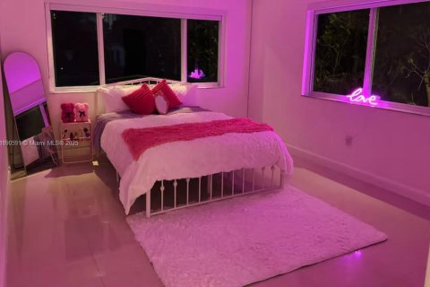 Villa ou maison à louer à Surfside, Floride: 4 chambres, 260.13 m2 № 1951243 - photo 20