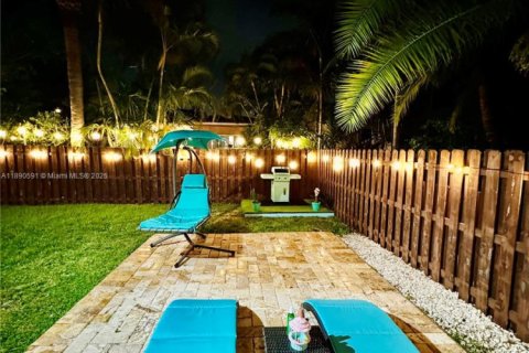 Villa ou maison à louer à Surfside, Floride: 4 chambres, 260.13 m2 № 1951243 - photo 27