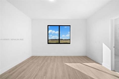 Снять в аренду таунхаус в Хомстед, Флорида 3 спальни, 144.74м2, № 1991509 - фото 10