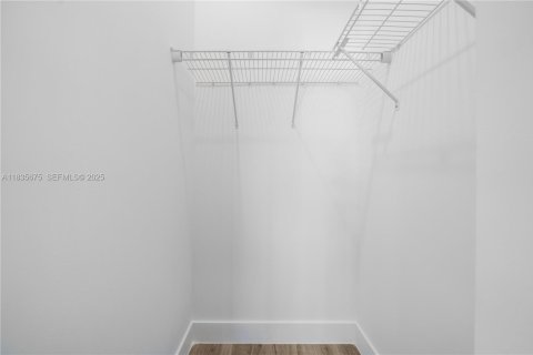 Снять в аренду таунхаус в Хомстед, Флорида 3 спальни, 144.74м2, № 1991509 - фото 16