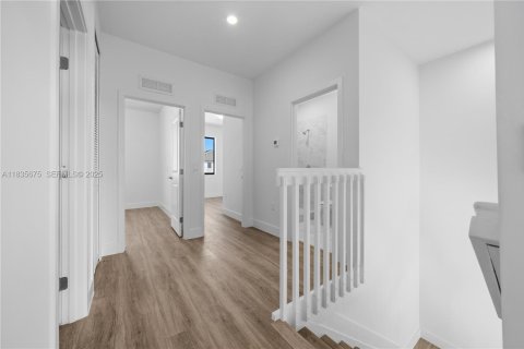 Снять в аренду таунхаус в Хомстед, Флорида 3 спальни, 144.74м2, № 1991509 - фото 9