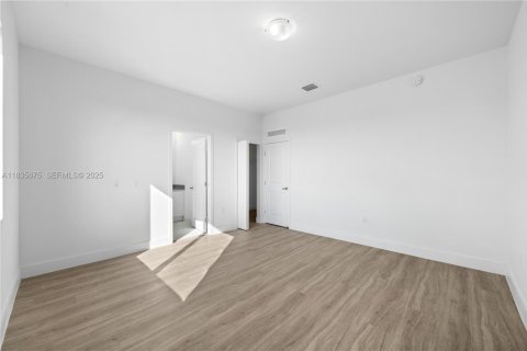 Снять в аренду таунхаус в Хомстед, Флорида 3 спальни, 144.74м2, № 1991509 - фото 11