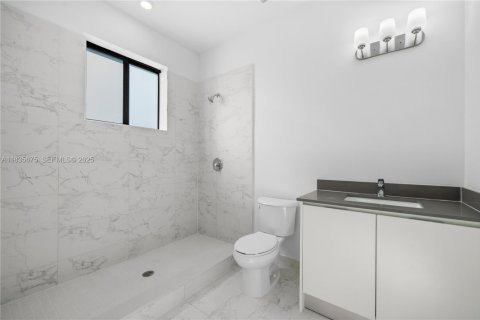 Снять в аренду таунхаус в Хомстед, Флорида 3 спальни, 144.74м2, № 1991509 - фото 12