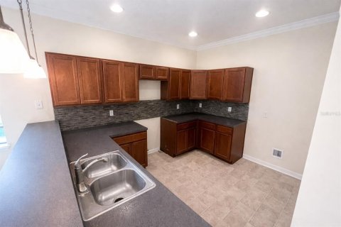 Townhouse in Poinciana, Florida 4 bedrooms, 158.03 sq.m. № 2103603 - photo 10