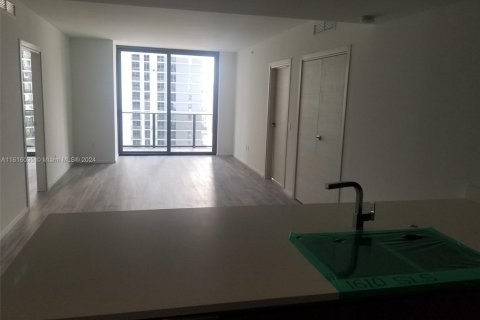 Condo in Miami, Florida, 2 bedrooms  № 1703127 - photo 5