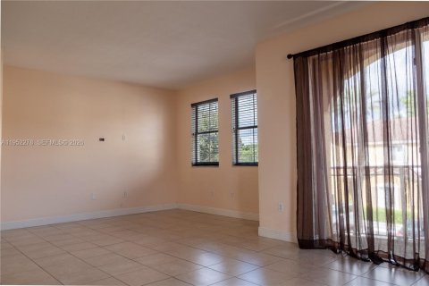 Купить кондоминиум в Майами, Флорида 2 спальни, 112.04м2, № 2006620 - фото 3