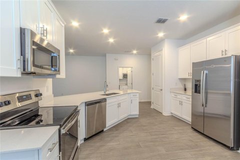 House in Edgewater, Florida 4 bedrooms, 195.93 sq.m. № 1827716 - photo 17