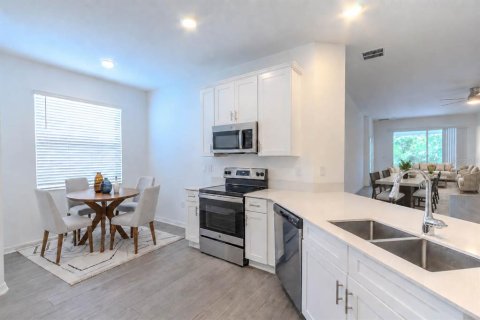 House in Edgewater, Florida 4 bedrooms, 195.93 sq.m. № 1827716 - photo 15