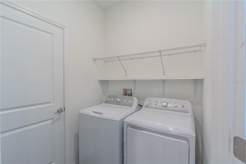 House in Edgewater, Florida 4 bedrooms, 195.93 sq.m. № 1827716 - photo 22