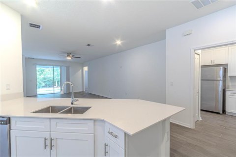 House in Edgewater, Florida 4 bedrooms, 195.93 sq.m. № 1827716 - photo 18