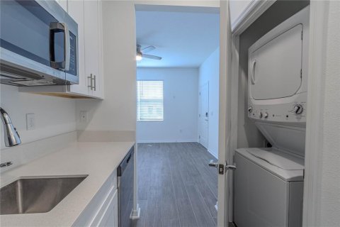 House in Edgewater, Florida 4 bedrooms, 195.93 sq.m. № 1827716 - photo 29
