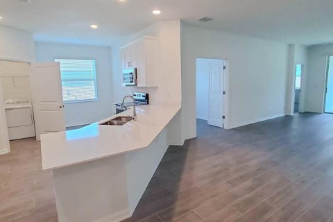 Villa ou maison à vendre à Edgewater, Floride: 4 chambres, 195.93 m2 № 1827716 - photo 4