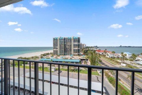 Condo in Clearwater, Florida, 2 bedrooms  № 1687072 - photo 8