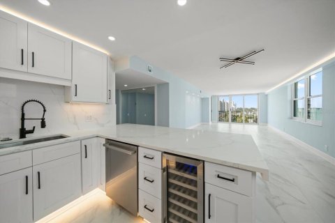 Condo in Clearwater, Florida, 2 bedrooms  № 1687072 - photo 9