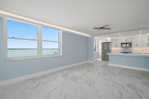 Condo in Clearwater, Florida, 2 bedrooms  № 1687072 - photo 12