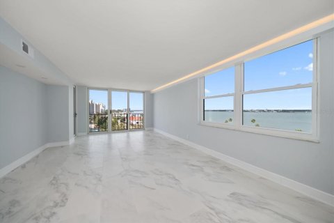 Condo in Clearwater, Florida, 2 bedrooms  № 1687072 - photo 13