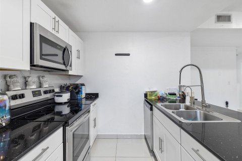 Купить таунхаус в Хомстед, Флорида 4 спальни, 133.22м2, № 2046111 - фото 6