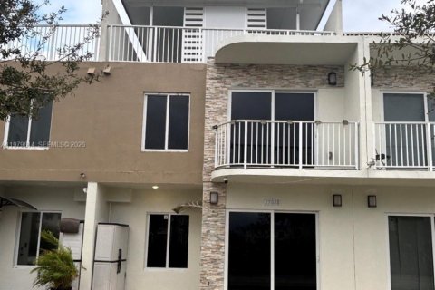 Купить таунхаус в Хомстед, Флорида 4 спальни, 133.22м2, № 2046111 - фото 2