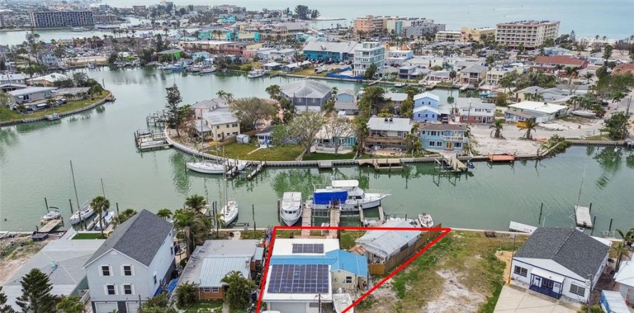 Villa ou maison à Madeira Beach, Floride 3 chambres, 146.97 m2 № 1628985