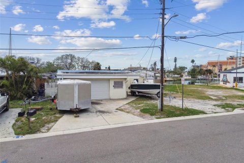 Casa en venta en Madeira Beach, Florida, 3 dormitorios, 146.97 m2 № 1628985 - foto 6