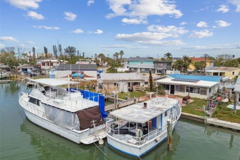 Casa en venta en Madeira Beach, Florida, 3 dormitorios, 146.97 m2 № 1628985 - foto 11