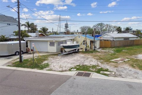 Casa en venta en Madeira Beach, Florida, 3 dormitorios, 146.97 m2 № 1628985 - foto 7
