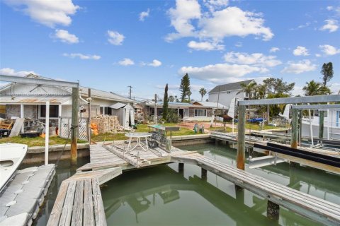 Casa en venta en Madeira Beach, Florida, 3 dormitorios, 146.97 m2 № 1628985 - foto 14