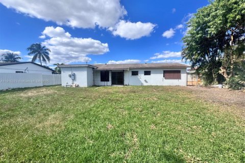 Villa ou maison à louer à Miami, Floride: 3 chambres, 126.72 m2 № 1971557 - photo 4