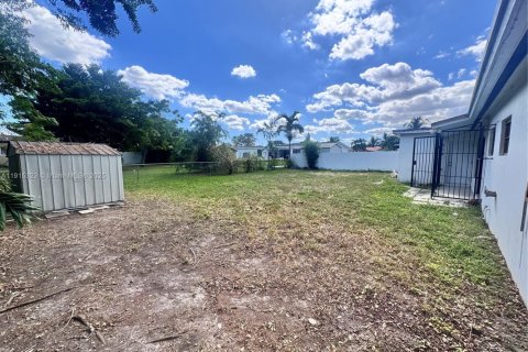 Villa ou maison à louer à Miami, Floride: 3 chambres, 126.72 m2 № 1971557 - photo 19