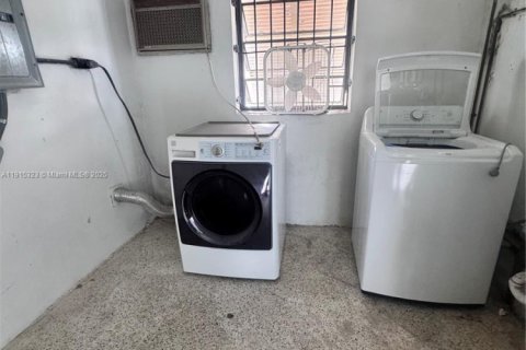 Villa ou maison à louer à Miami, Floride: 3 chambres, 126.72 m2 № 1971557 - photo 18