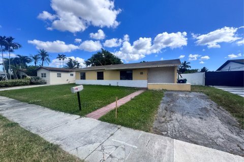 Villa ou maison à louer à Miami, Floride: 3 chambres, 126.72 m2 № 1971557 - photo 3