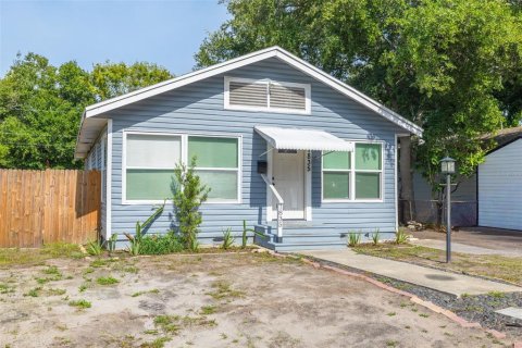 House in Saint Petersburg, Florida 3 bedrooms, 117.15 sq.m. № 2226026