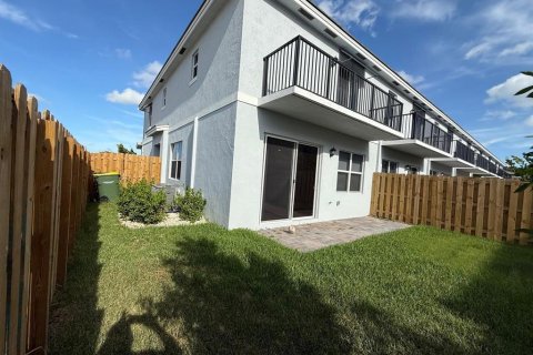 Купить таунхаус в Хомстед, Флорида 11 комнат, 185.99м2, № 2222804 - фото 25