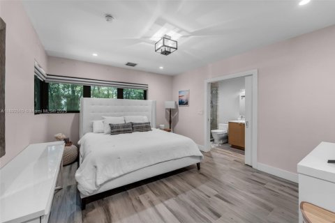 Casa en venta en Coral Gables, Florida, 5 dormitorios, 275.46 m2 № 1945127 - foto 21