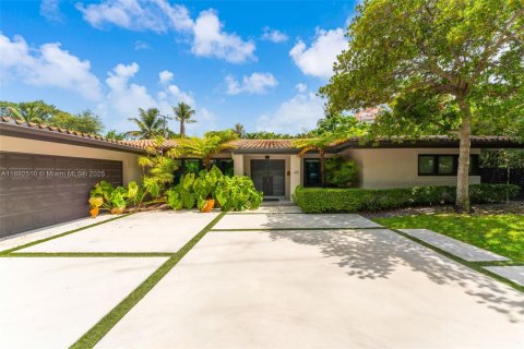 Casa en venta en Coral Gables, Florida, 5 dormitorios, 275.46 m2 № 1945127 - foto 2