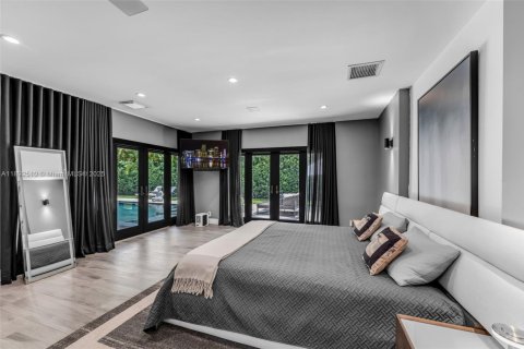 Casa en venta en Coral Gables, Florida, 5 dormitorios, 275.46 m2 № 1945127 - foto 15