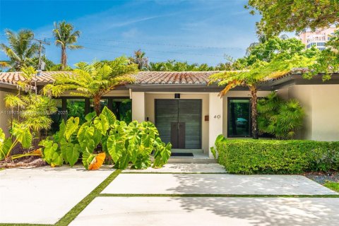 Casa en venta en Coral Gables, Florida, 5 dormitorios, 275.46 m2 № 1945127 - foto 1