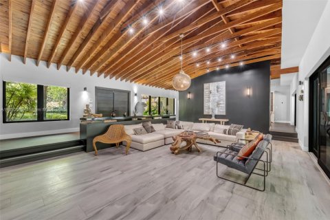 Casa en venta en Coral Gables, Florida, 5 dormitorios, 275.46 m2 № 1945127 - foto 10
