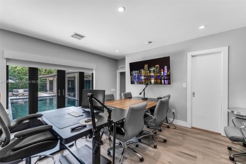 Casa en venta en Coral Gables, Florida, 5 dormitorios, 275.46 m2 № 1945127 - foto 27
