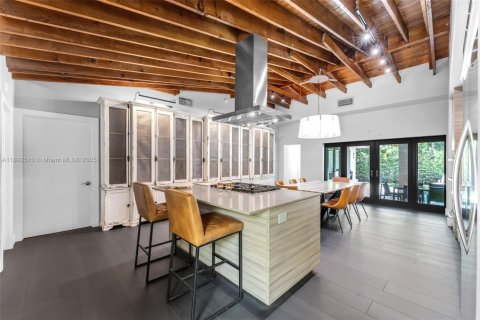 Casa en venta en Coral Gables, Florida, 5 dormitorios, 275.46 m2 № 1945127 - foto 13