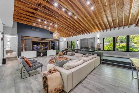 Casa en venta en Coral Gables, Florida, 5 dormitorios, 275.46 m2 № 1945127 - foto 6