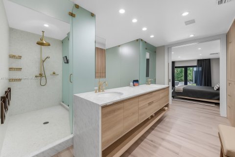 Casa en venta en Coral Gables, Florida, 5 dormitorios, 275.46 m2 № 1945127 - foto 19