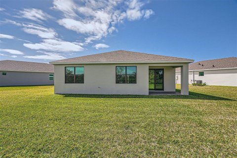 House in Jensen Beach, Florida 4 bedrooms, 169.83 sq.m. № 1100141 - photo 1