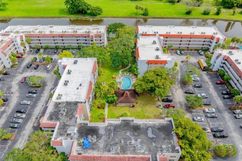 Купить кондоминиум в Лодерхилл, Флорида 2 спальни, 99.41м2, № 1998896 - фото 18