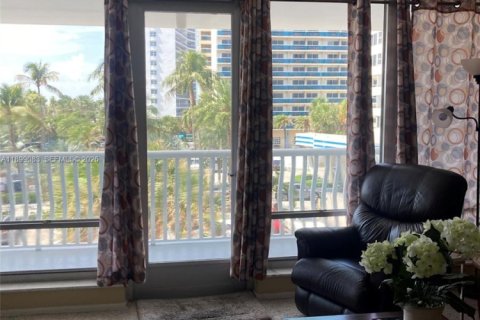 Condominio en alquiler en Fort Lauderdale, Florida, 2 dormitorios, 148.27 m2 № 2062467 - foto 22