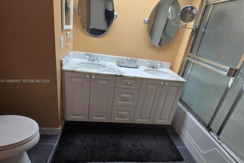 Condominio en alquiler en Fort Lauderdale, Florida, 2 dormitorios, 148.27 m2 № 2062467 - foto 25